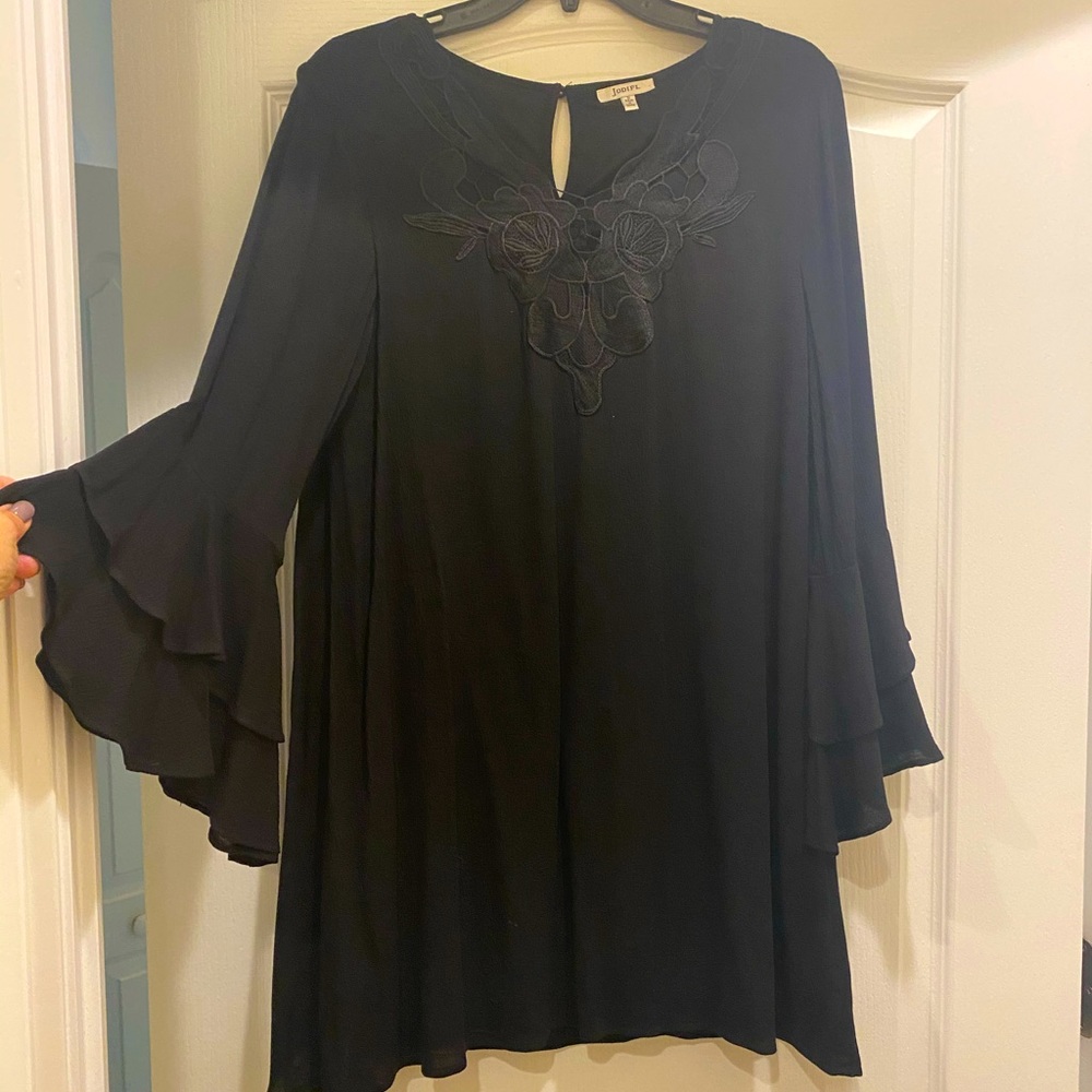 Black flowey mini dress